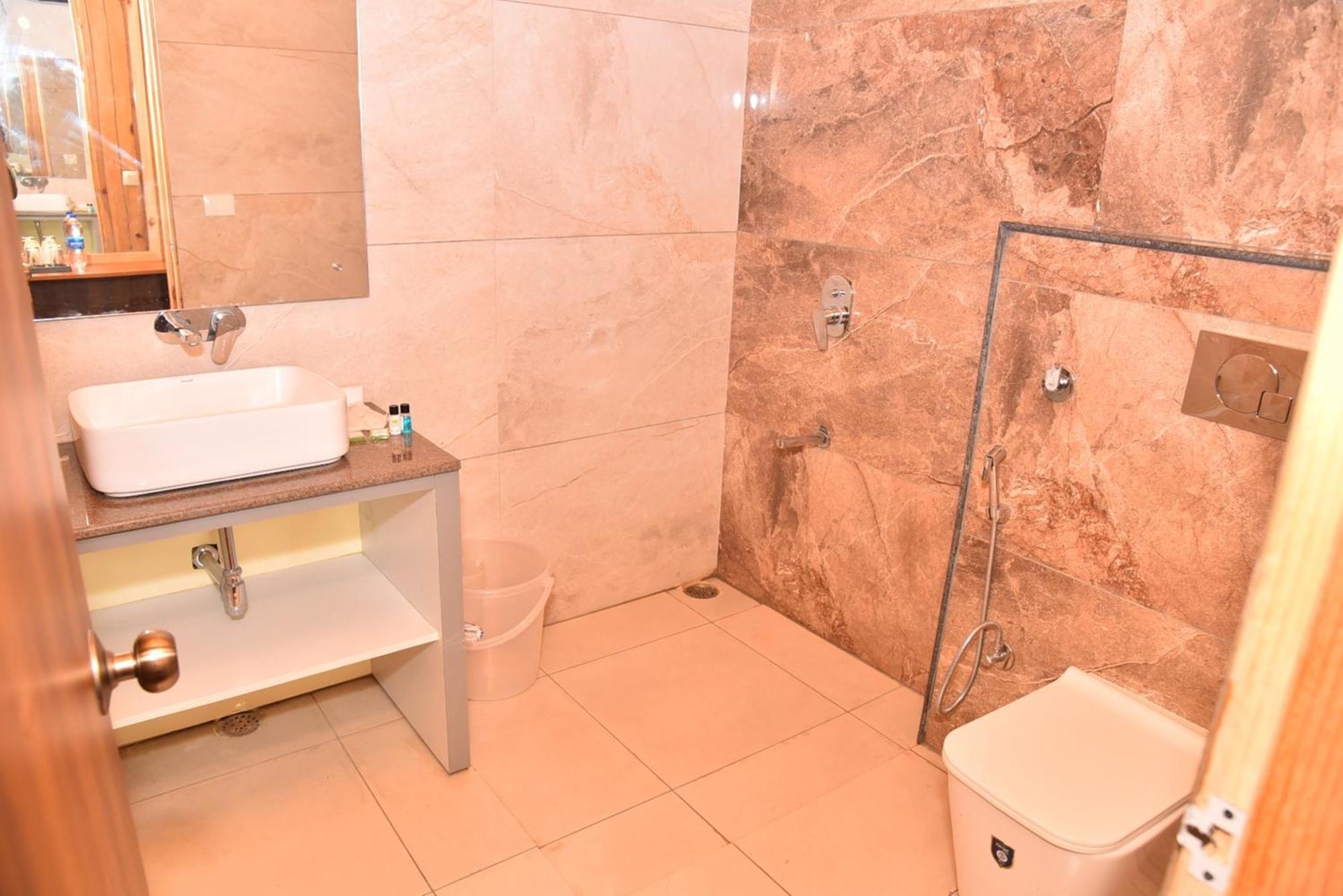 Qcent Woods Resort & Spa, Rishikesh Ngoại thất bức ảnh